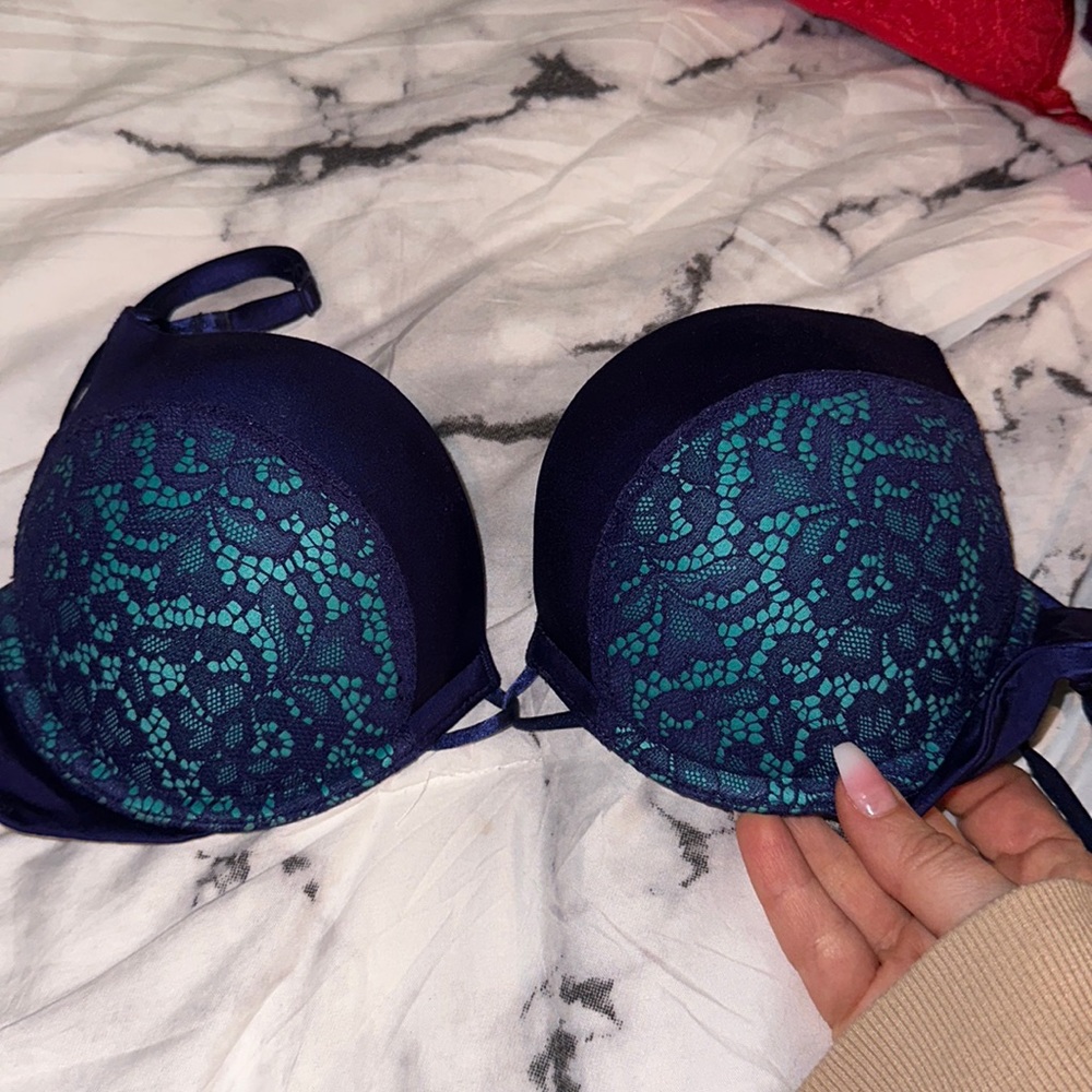 34B new Victoria’s Secret Miraculous Plunge Push Up Bra lace navy blue aqua LOOK